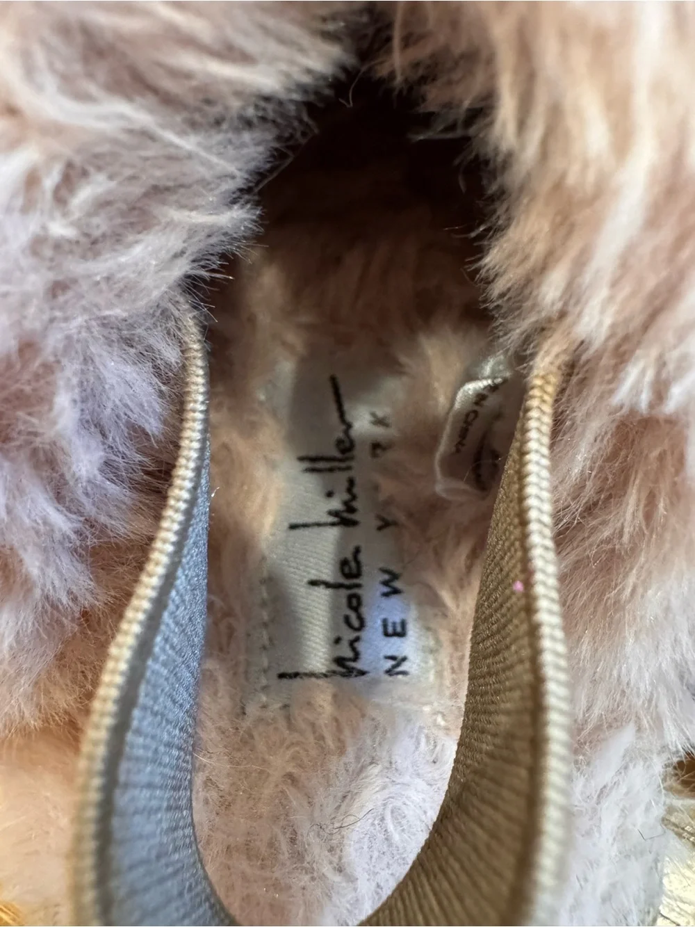Kids Nicole Miller Cozy Faux-Fur Lined Slippers Tan Sz toddler 7c LIKE NEW!